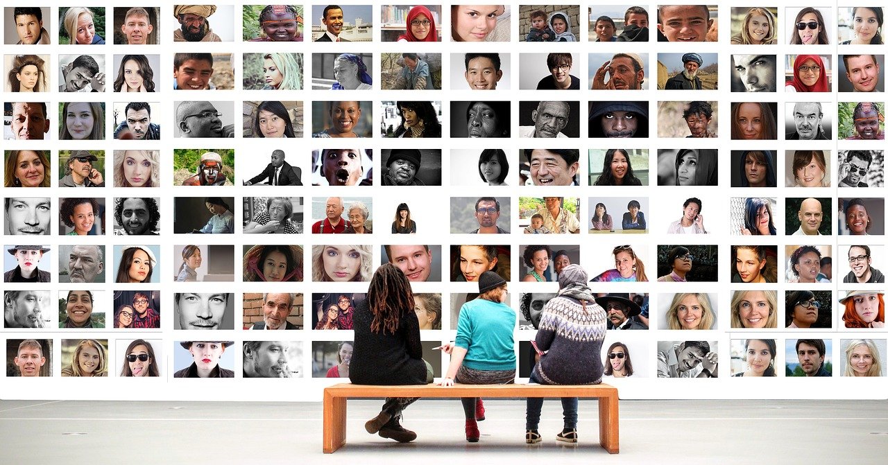 people, viewer, exhibition-2944065.jpg